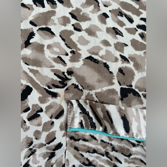 Pink Pajamas Brown/Tan Leopard Soft Buttery Smooth Casual Sateen Button Up; M - Picture 5 of 9